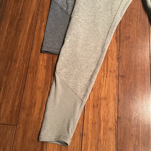 2 pairs of leggings! - Picture 2 of 5
